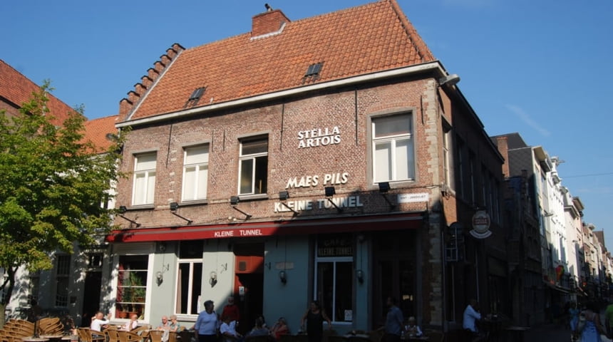 Cafe Kleine Tunnel