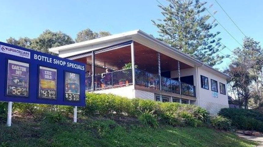 Macleay Island Hotel