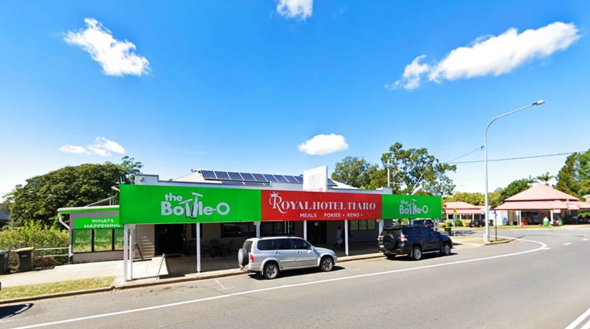 The Bottle- O - Royal Hotel Tiaro