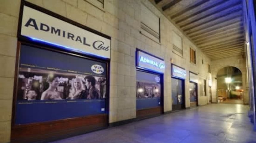 Admiral Club Vercelli piazza Zumaglini